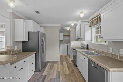 127 Red Oak Lane Hollister FL 32147