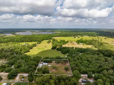 127 Red Oak Lane Hollister FL 32147