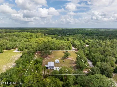 127 Red Oak Lane Hollister FL 32147
