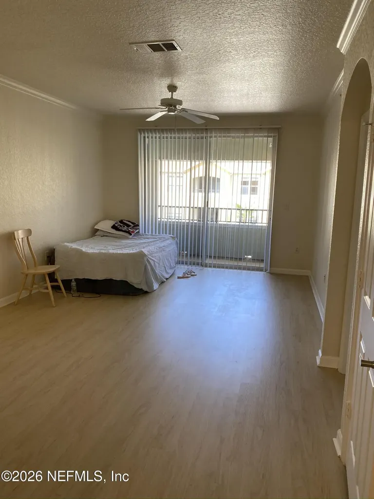 8539 Gate Parkway W Jacksonville FL 32216