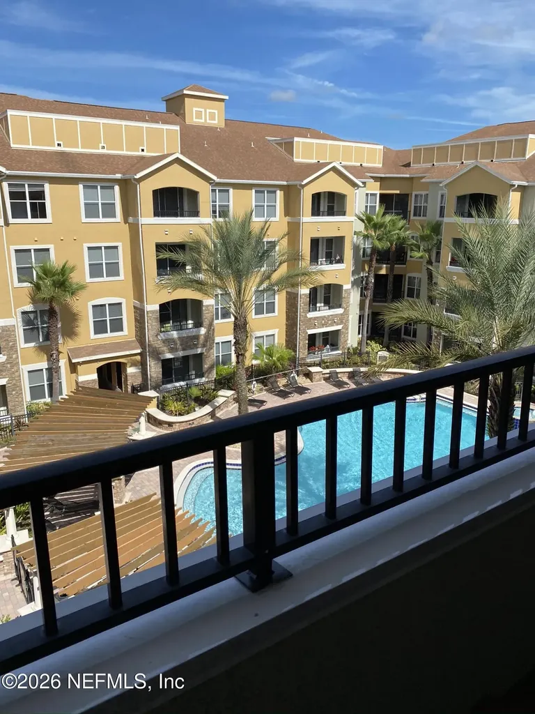 8539 Gate Parkway W Jacksonville FL 32216
