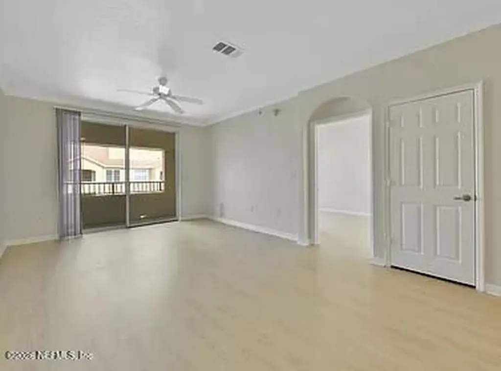 8539 Gate Parkway W Jacksonville FL 32216