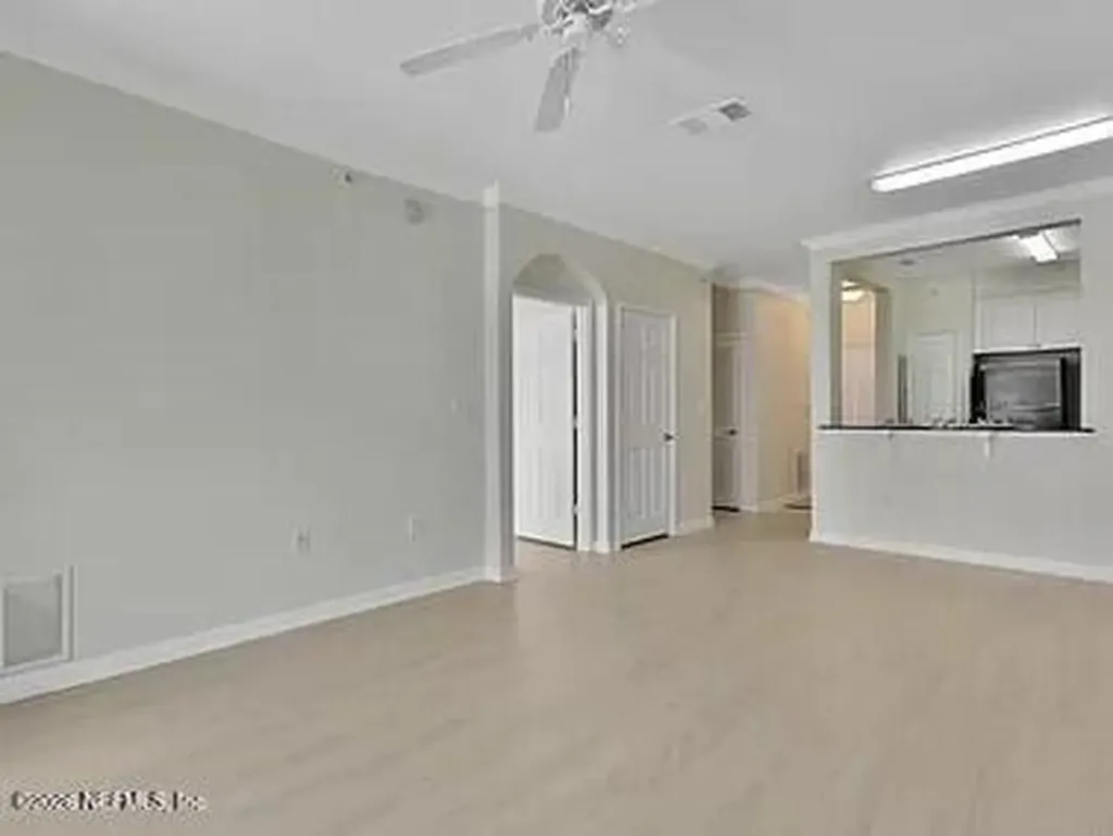 8539 Gate Parkway W Jacksonville FL 32216