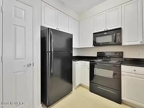 8539 Gate Parkway W Jacksonville FL 32216