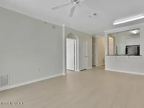 8539 Gate Parkway W Jacksonville FL 32216