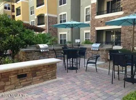 8539 Gate Parkway W Jacksonville FL 32216