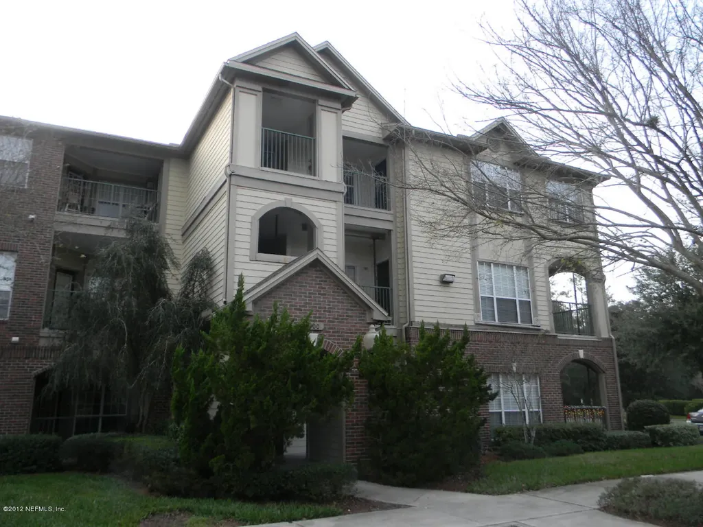 7800 Point Meadows Drive Jacksonville FL 32256