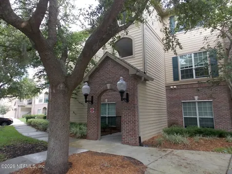 7800 Point Meadows Drive Jacksonville FL 32256