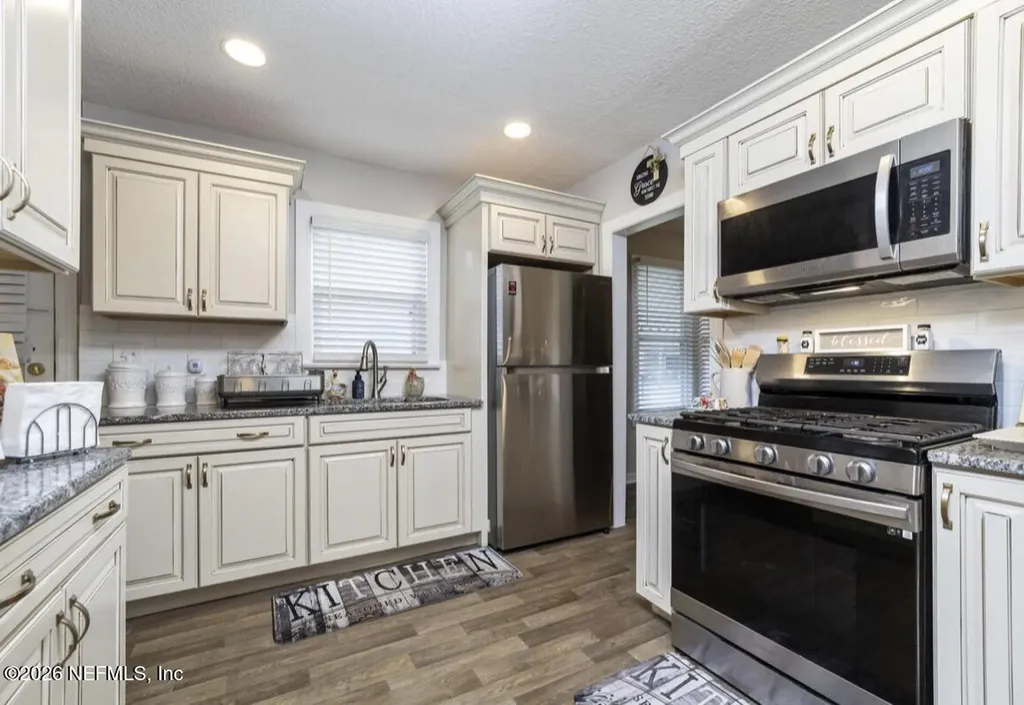 325 Chestnut Drive Jacksonville FL 32208
