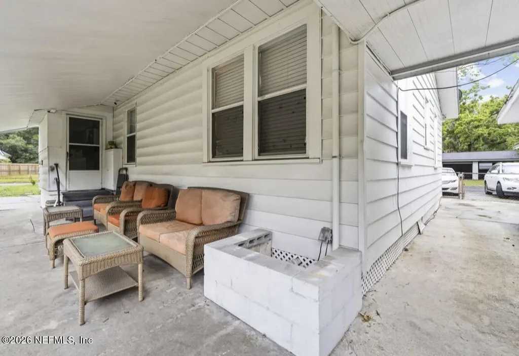 325 Chestnut Drive Jacksonville FL 32208