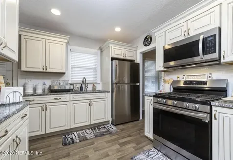 325 Chestnut Drive Jacksonville FL 32208