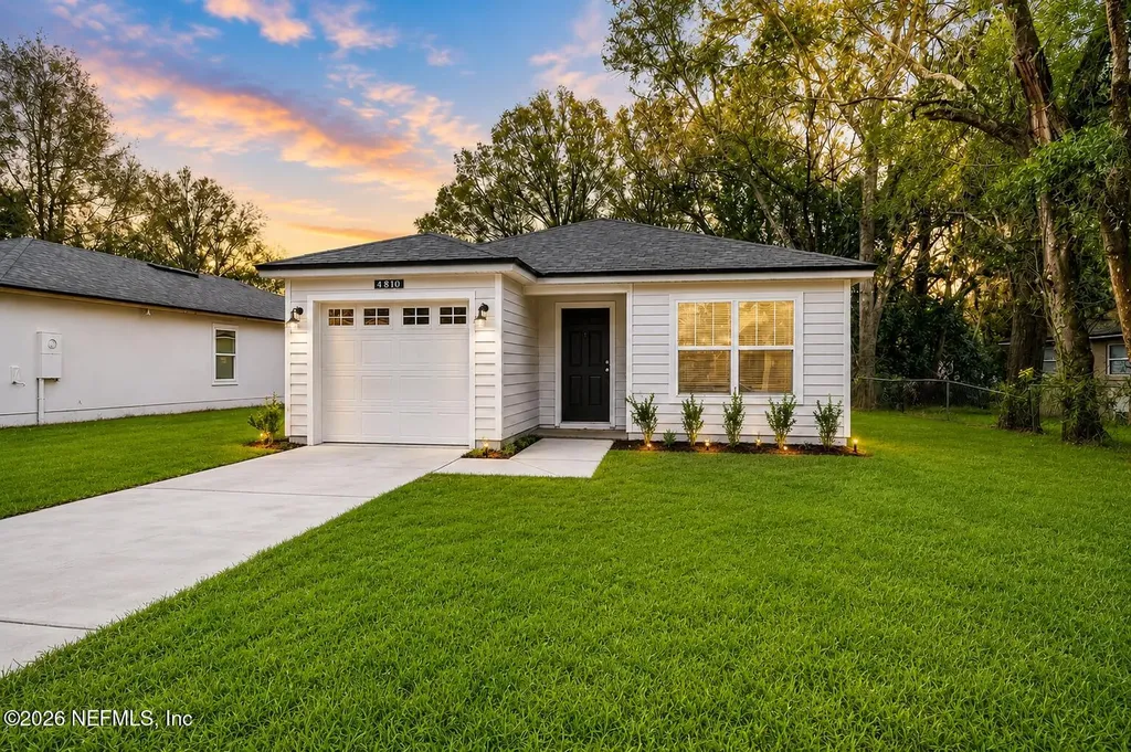 8040 Siskin Avenue Jacksonville FL 32219