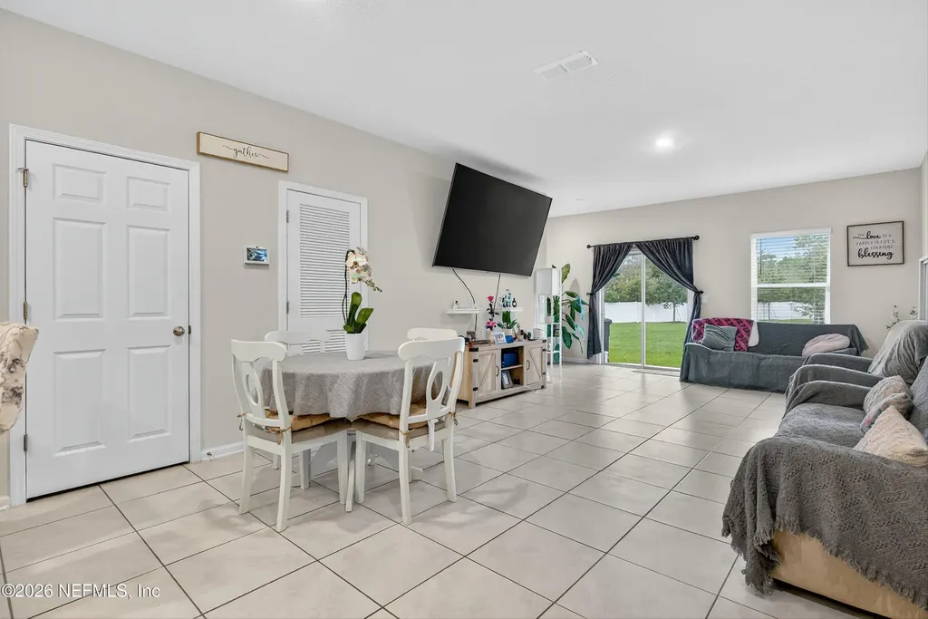 12784 Veterans Court Jacksonville FL 32218