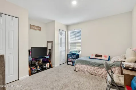 12784 Veterans Court Jacksonville FL 32218