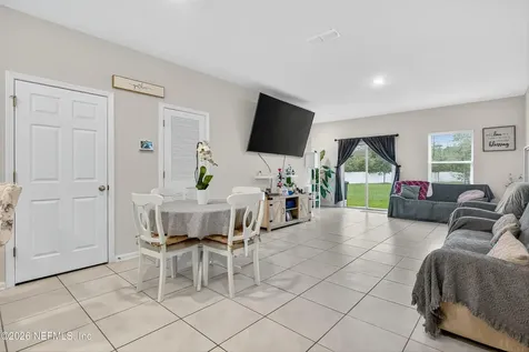 12784 Veterans Court Jacksonville FL 32218