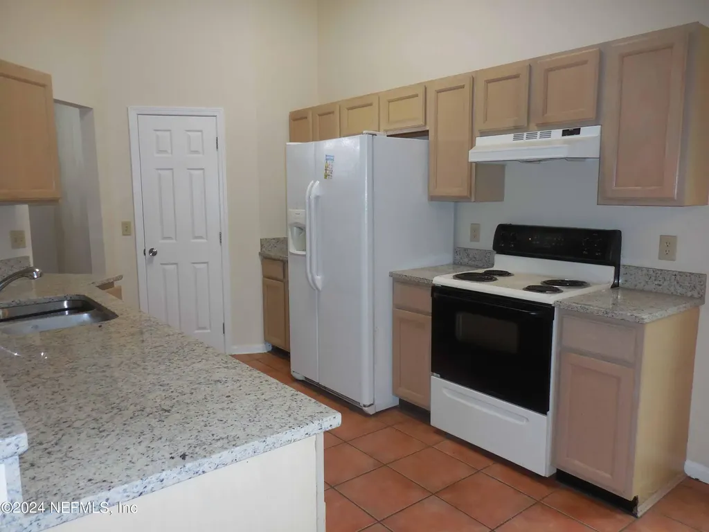 2942 Rockford Falls Drive N Jacksonville FL 32224