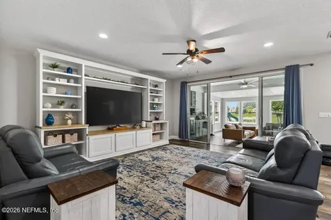 8285 River Edge Place Jacksonville FL 32218
