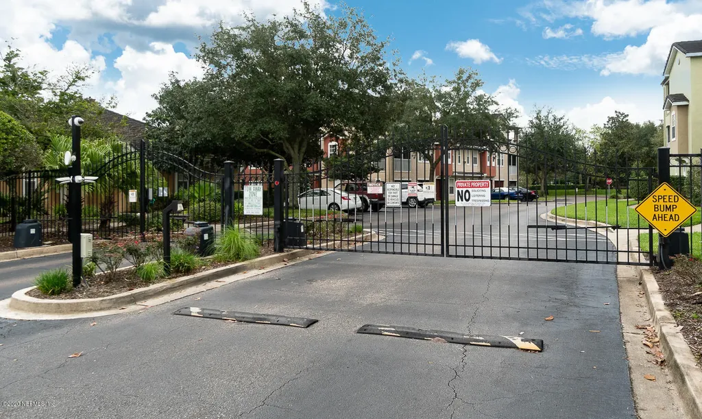 10075 Gate Parkway N Jacksonville FL 32246