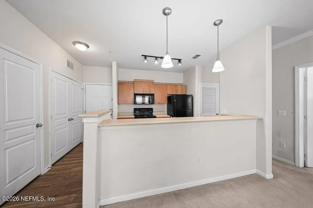 8290 Gate Parkway W Jacksonville FL 32216