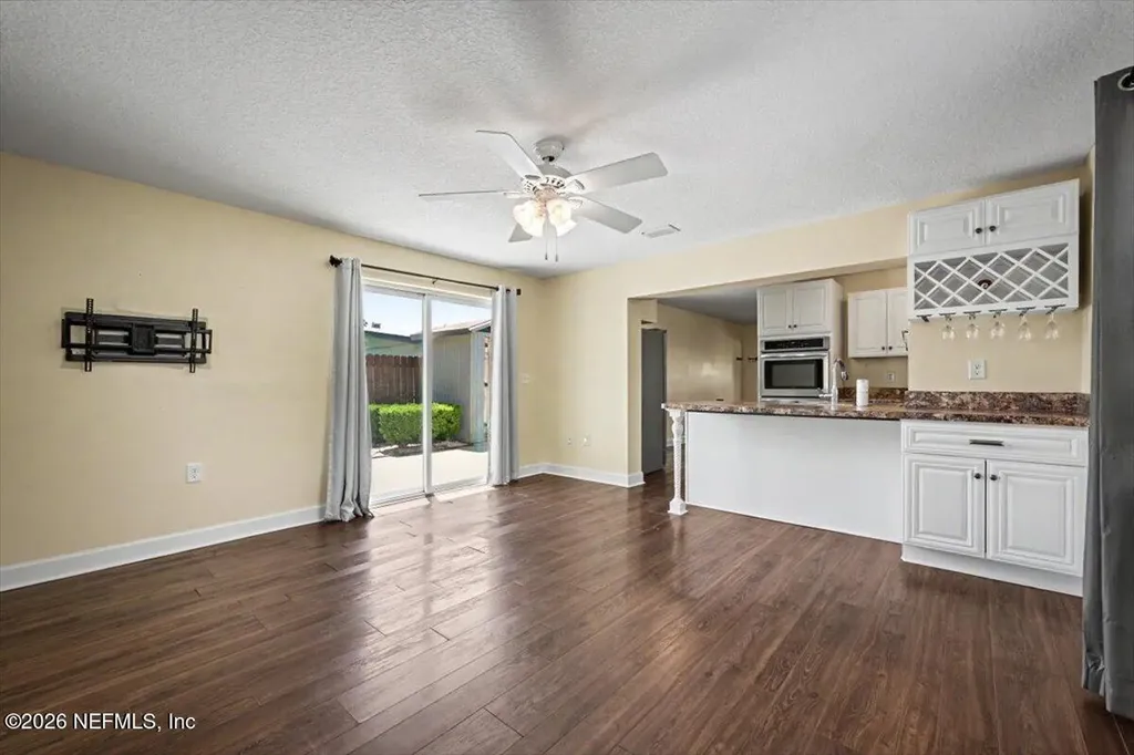 2425 Tulsa Road N Jacksonville FL 32218