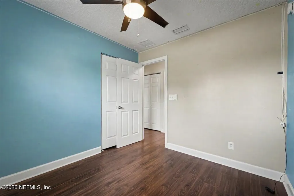 2425 Tulsa Road N Jacksonville FL 32218