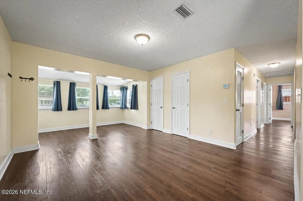 2425 Tulsa Road N Jacksonville FL 32218