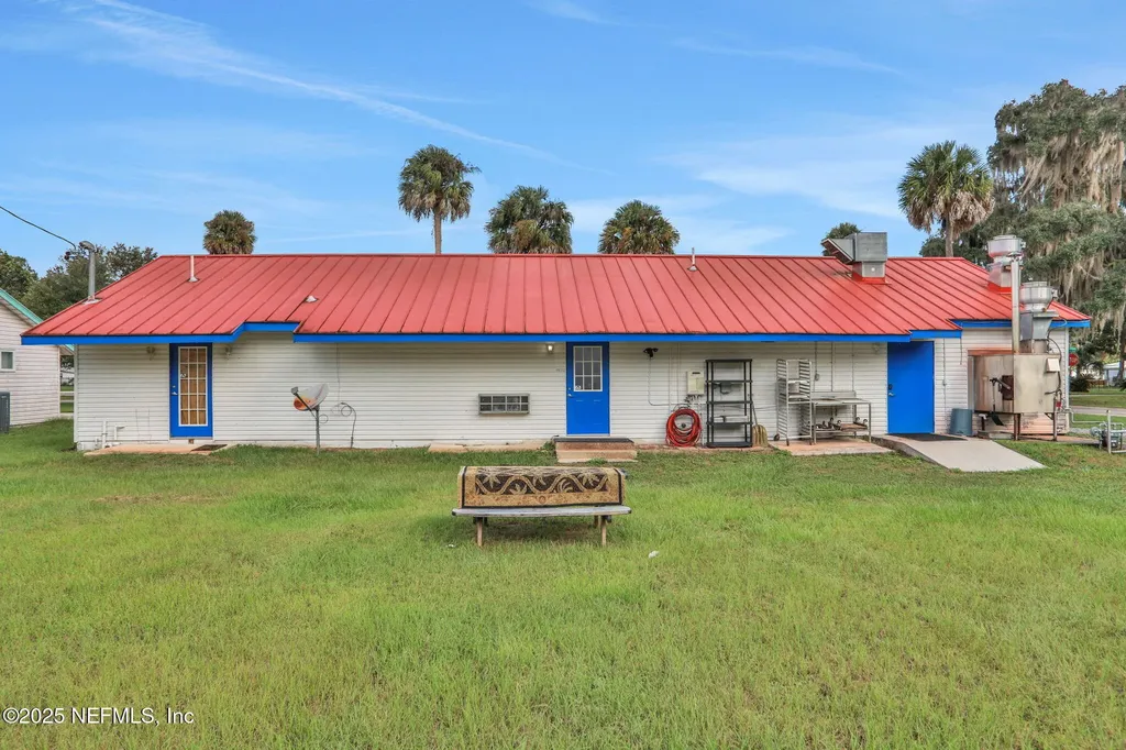 413 Elm Street Welaka FL 32193