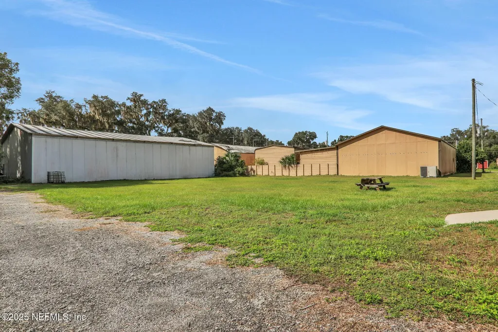 413 Elm Street Welaka FL 32193