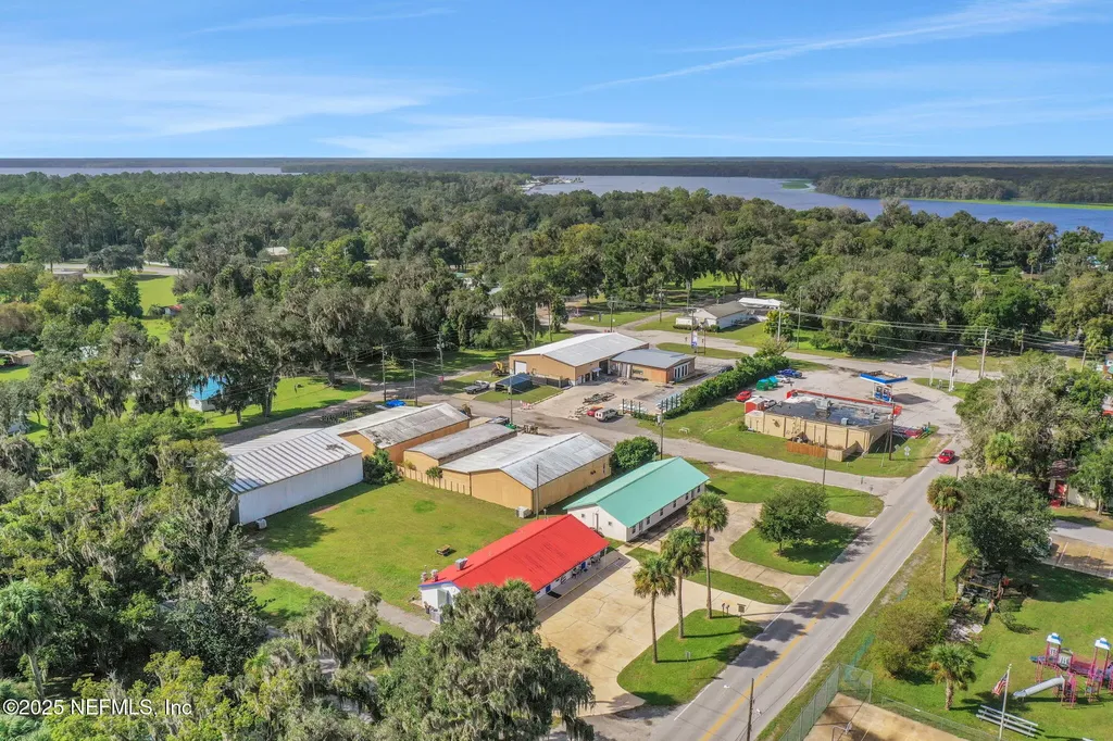 413 Elm Street Welaka FL 32193