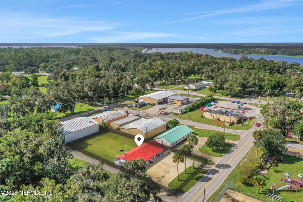 413 Elm Street Welaka FL 32193
