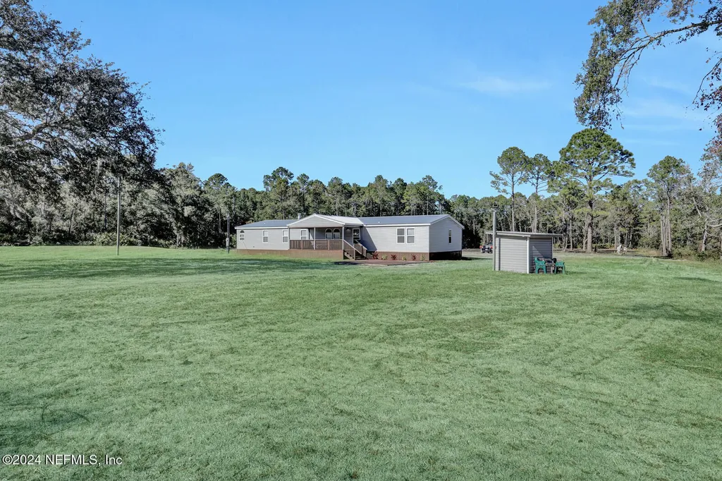 141 Woods Road San Mateo FL 32187