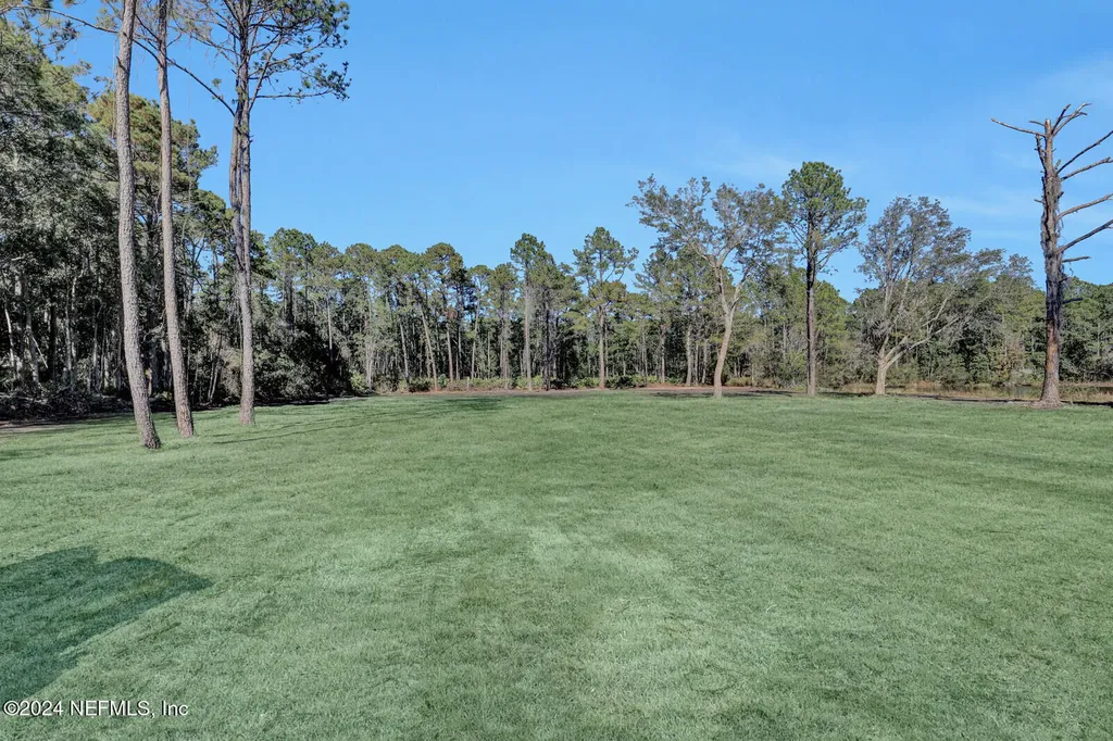 141 Woods Road San Mateo FL 32187