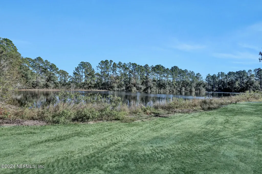 141 Woods Road San Mateo FL 32187