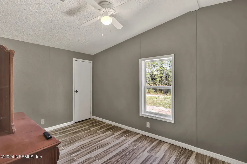 141 Woods Road San Mateo FL 32187