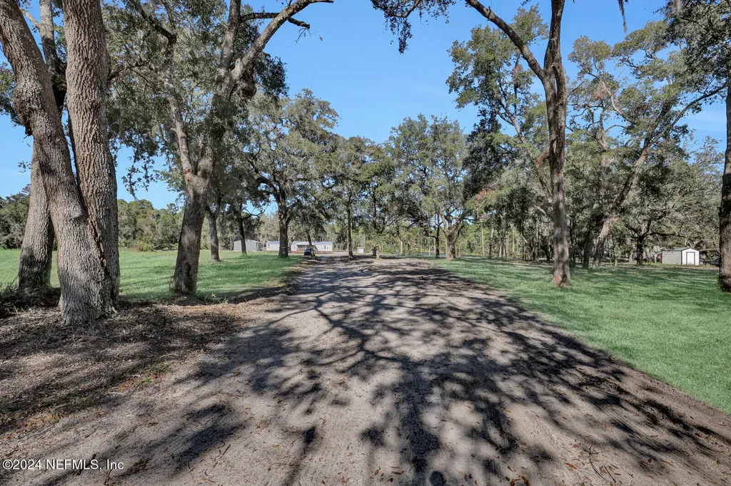141 Woods Road San Mateo FL 32187
