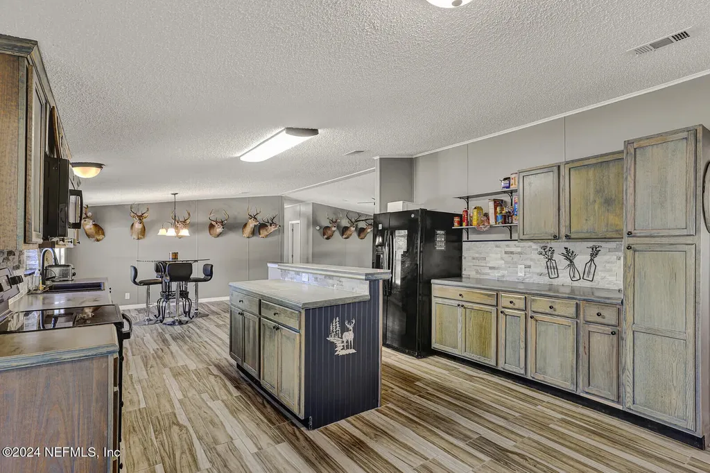 141 Woods Road San Mateo FL 32187