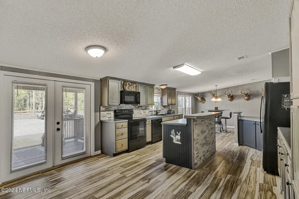 141 Woods Road San Mateo FL 32187