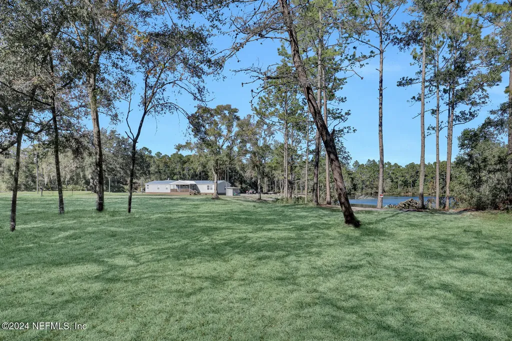 141 Woods Road San Mateo FL 32187