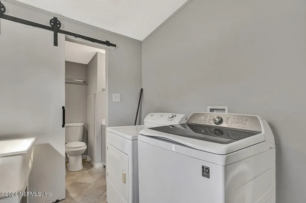141 Woods Road San Mateo FL 32187
