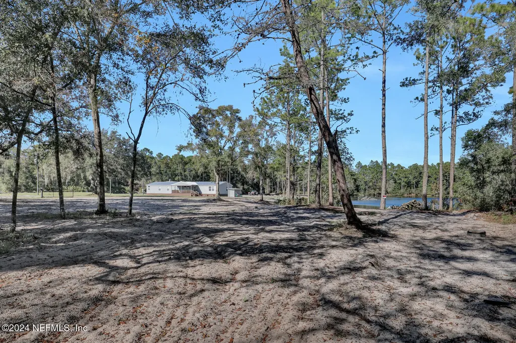 141 Woods Road San Mateo FL 32187