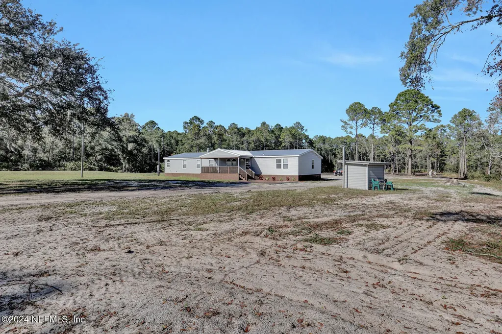 141 Woods Road San Mateo FL 32187