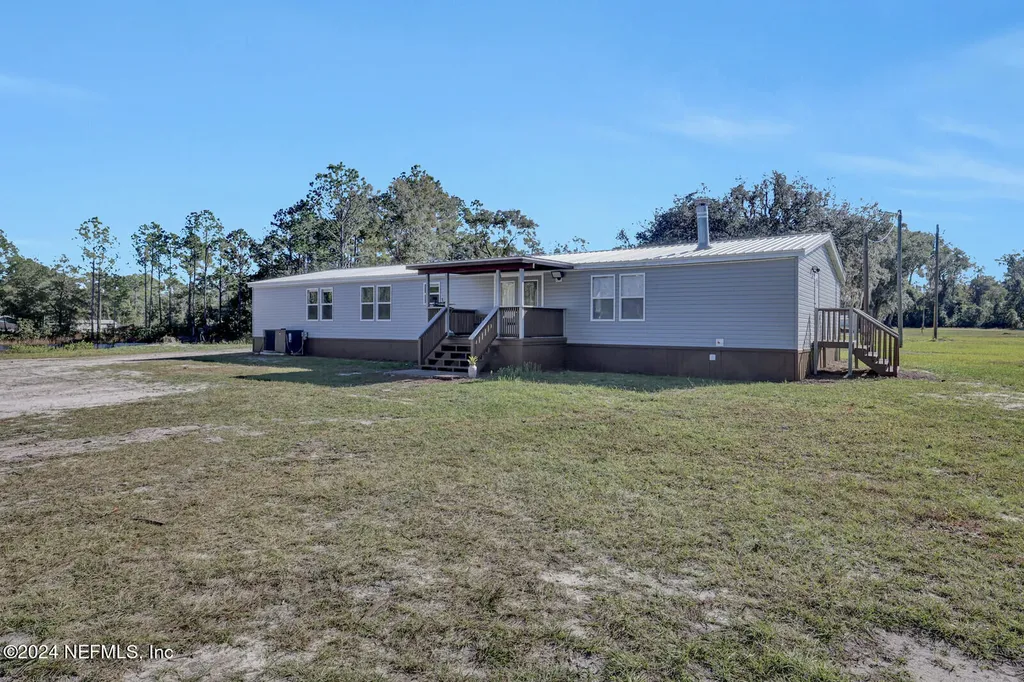 141 Woods Road San Mateo FL 32187