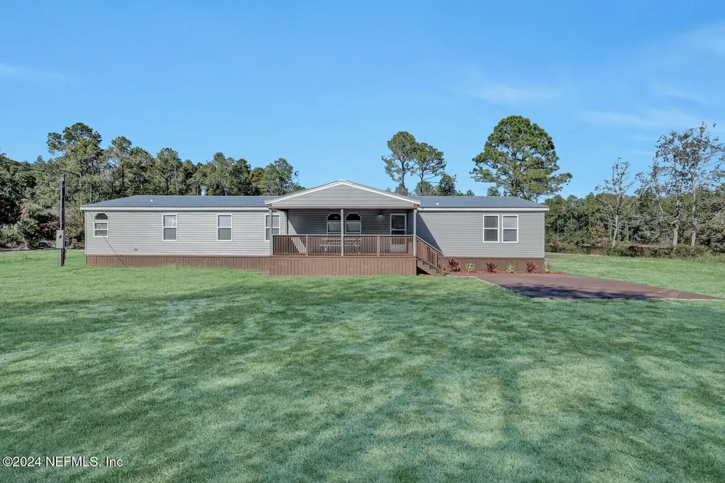141 Woods Road San Mateo FL 32187