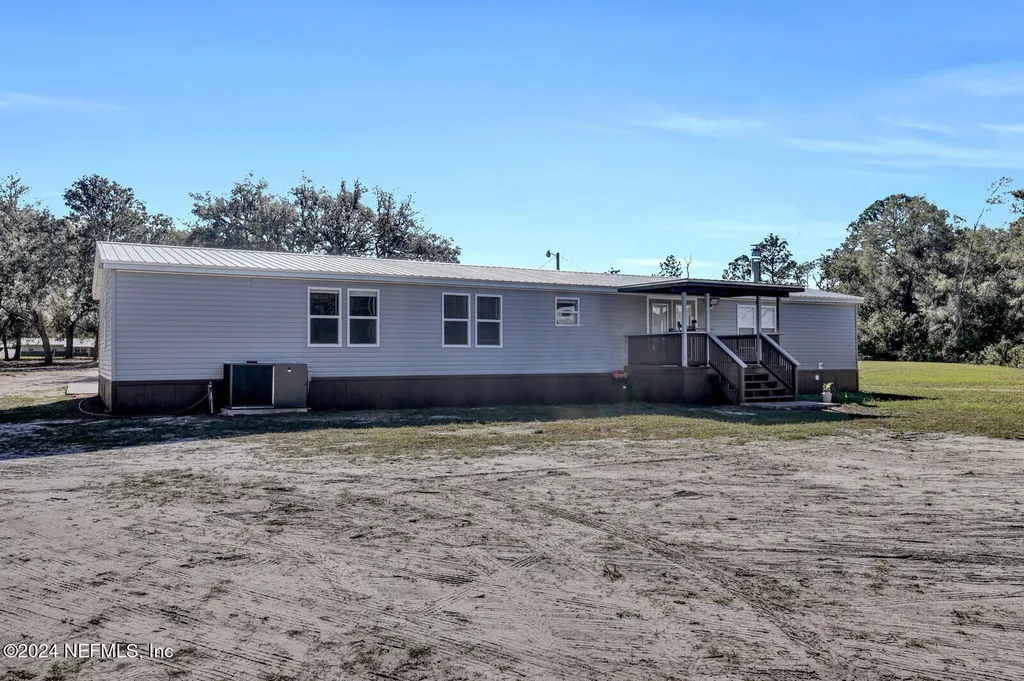 141 Woods Road San Mateo FL 32187