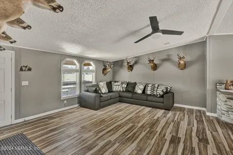 141 Woods Road San Mateo FL 32187
