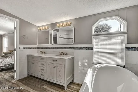 141 Woods Road San Mateo FL 32187