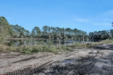 141 Woods Road San Mateo FL 32187