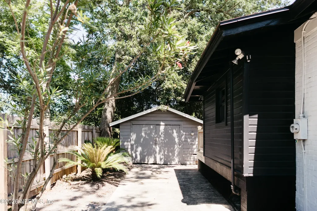 1063 S Shores Road Jacksonville FL 32207