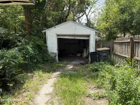 1336 Pinegrove Court Jacksonville FL 32205