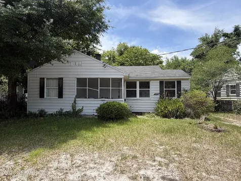 1336 Pinegrove Court Jacksonville FL 32205